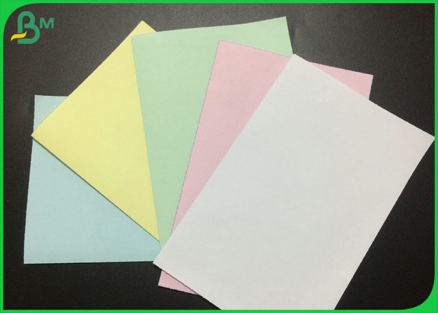 100%の新しい木材パルプ別の色の概要の印刷のためのCarbonlessコピー用紙
