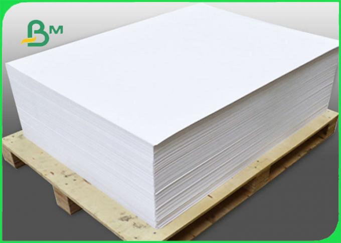 FDA 60gsm 100gsm 120gsmはHangbagsのための白いクラフト紙を高力漂白した