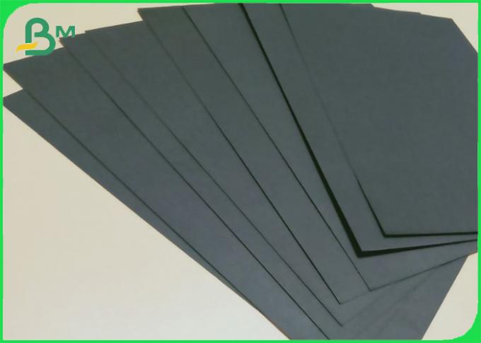 光沢が無い薄板にされた黒いカード紙110g -パッキング及び印刷のための2000g