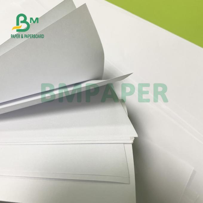 615mm x 860mmの50gsm本のよい滑らかさのための白いオフセット印刷のペーパー