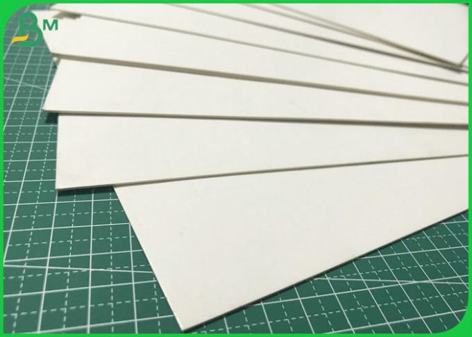 1mm 1.2mm 1.5mmパッケージ箱のための1.8mm白い色の倍の側面のカード紙