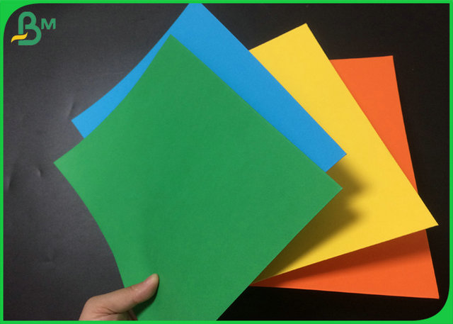 FSCは200gr印刷のための緑のピンクの着色されたボール紙 シートを承認した