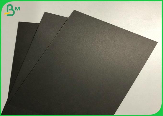 手塗りの本の厚いボール紙のためにカード・ストック剛さ300gの黒