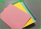 ピンクの正常な印刷のための緑の黄色い結束ペーパー シート200gsm 230gsm